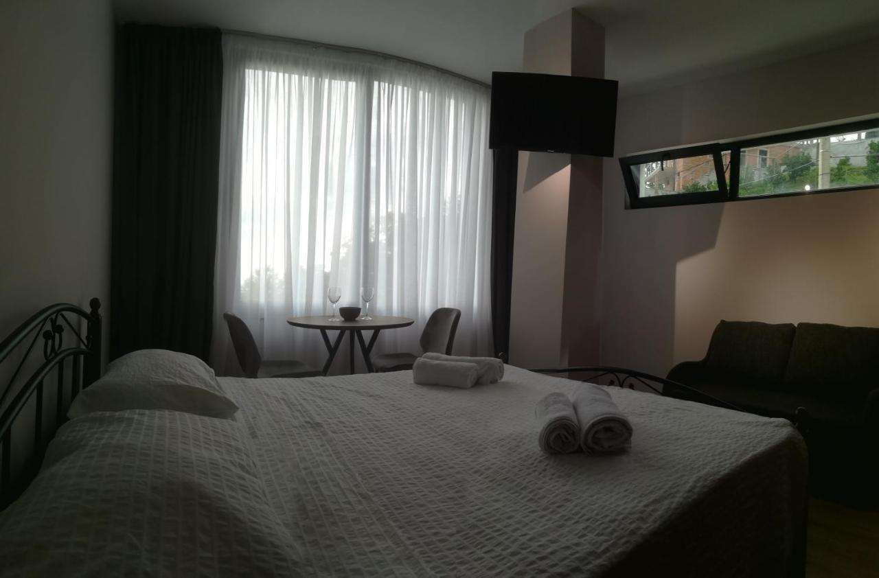 Sleep And Wine Hotel Batumi Kültér fotó